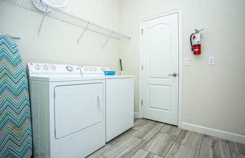 Luxury 5Bd w Jacuzzi Pool Near Disney 5528 - Foto 100