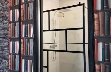 LES VAGUES, terrasse rez-de-ch, parking gratuit, lits faits, animal bienvenu et tout à pied - Foto 36