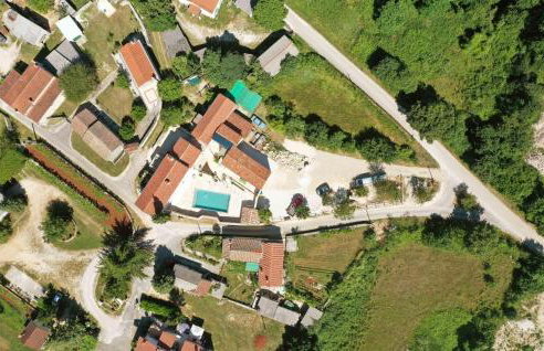 Nice Apartment In Zminj With Wifi - Photo 2