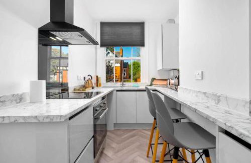Large Modern Apartment - High-Speed WiFi - Street Parking 3BR - Foto 2