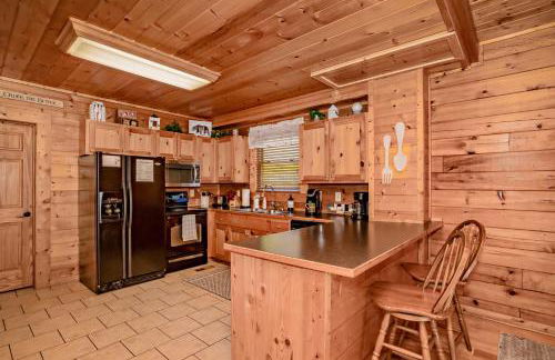 *Family friendly cabin near Dollywood! - Photo 8