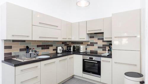 PRINCES COURT by BOURNECOAST- Holiday Apartment with Patio Garden, Parking and WIFI - FM8455 - Foto 2