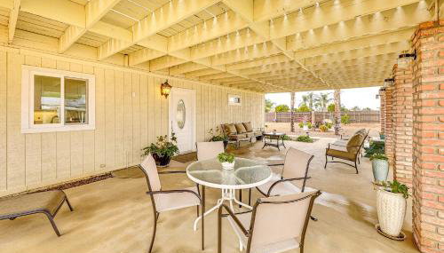 Patio and Workspace Peaceful Riverside Retreat! - Foto 2