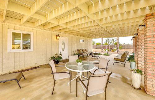 Patio and Workspace Peaceful Riverside Retreat! - Foto 2