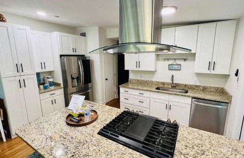 Luxury 2/2 private oasis w/Hot Tub walk to Beach - Foto 41