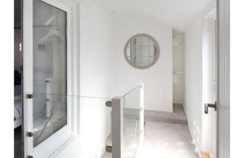 Dunster Studio Apartment - Photo 10