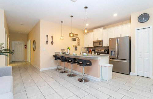 Magnificent 5Bd w/ Pool Close to Disney @Storey Lake 4800 - Foto 32