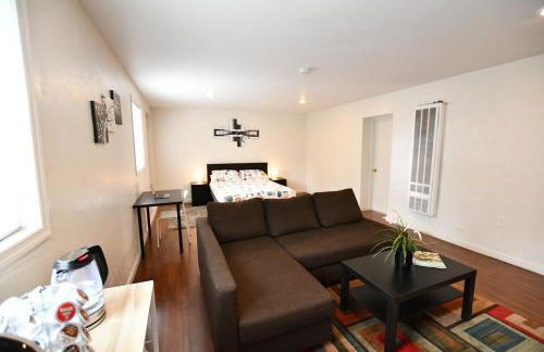 Private Unit / Private Bathroom Near BART & SF - Photo 4