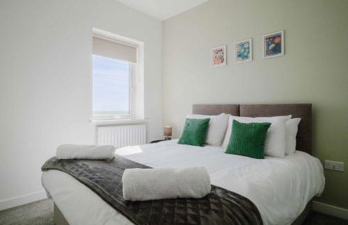 Modern and Comfortable Home away from Home - Photo 13