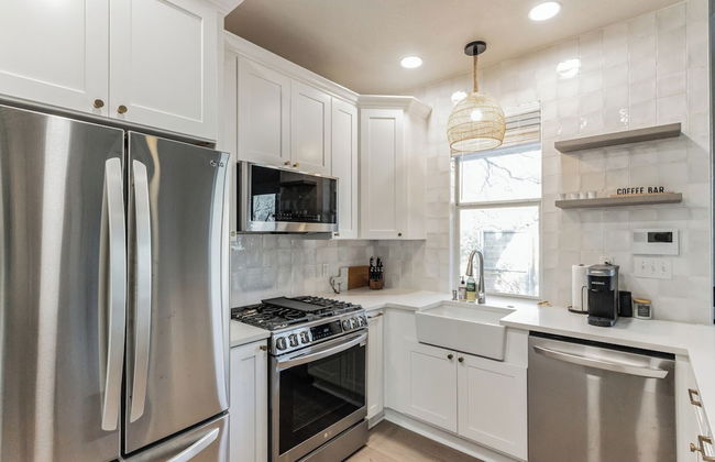 Retreat in Bouldin Creek Walkable to Restaurants - Photo 8