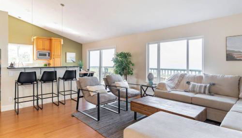 Ocean View Retreat Mins to Beaches & Trails - Photo 5