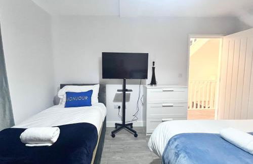 Stunning Five Bedroom Holiday Home in Chartham Canterbury with Hot Tub - Foto 38