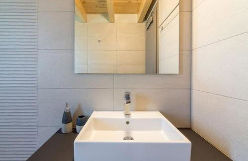 Elegant House with Private Pool - Foto 39