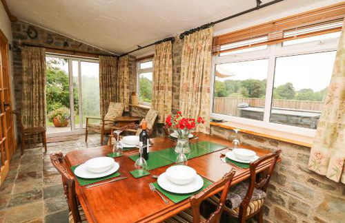 Holly Farm Cottage - Photo 8