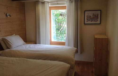 Spacious Ski Chalet In Traditional French Village, sleeps 8, Four Star with fibre broadband - Photo 25