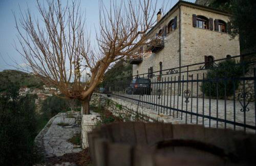 Levantes Mansion - Photo 5