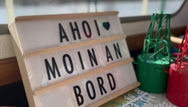 Süsses Motorboot - Bremen Überseestadt - Foto 3