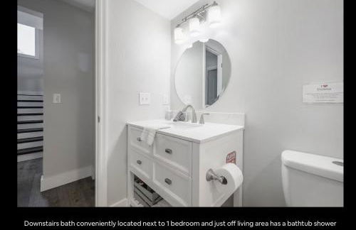 Central Perk Retreat | Heated Pool + Zoo 1 Block! - Foto 19