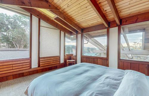 Oceanfront Elk House Bluff View Deck Near beach - Foto 13