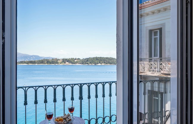 Fotiadis Family Luxury Suites by Konnect - Photo 51