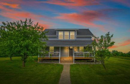 Spacious Home 4BR Fire Pit, Patio Hot Tub - Foto 1