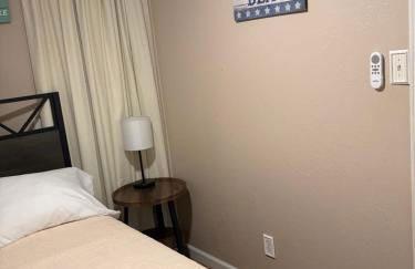 Seawall Breeze One bedroom Condo in Galveston - Photo 9