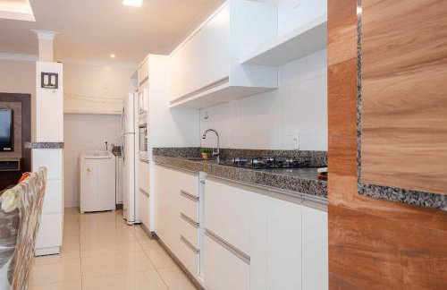 Apartamento com piscina e vista para montanha - Foto 19