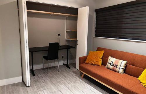 Luxurious Westchester Home Near Miami Clinics - Photo 21