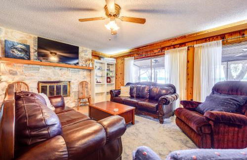 Lake Winnott Home with Boat Ramp and Dock - Foto 4