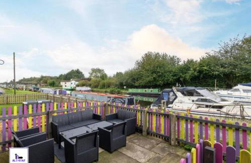 Calder Row by Alt-Stay Contractor Accommodation - 3 Bed Canal Side Contractor Home With Parking, Wi-Fi & Full Kitchen - Ideal For Long stays - Foto 26