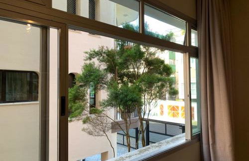 Apê Retrô com Wi-Fi e Vaga - 350 m da Praia da Enseada - Foto 11