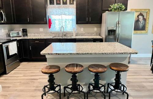 Sweet Stay with fully fenced yard - Foto 7