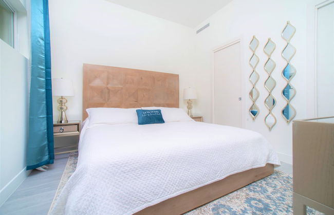 Cayman Luxury Rentals at The Grove - Photo 16