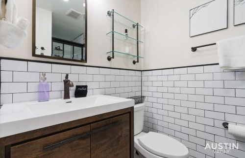 Elegant Escape Gourmet Kitchen and Outdoor Living - Foto 33