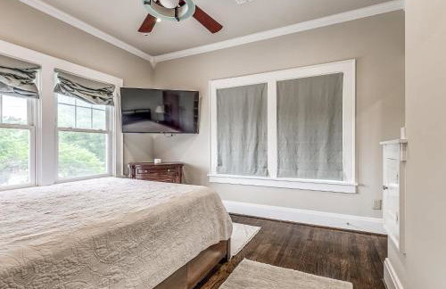 Stylish 3-Bedroom Home in Tulsa - Photo 38