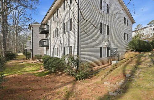 Modern 2BR Retreat Near Stone Mountain - Foto 14