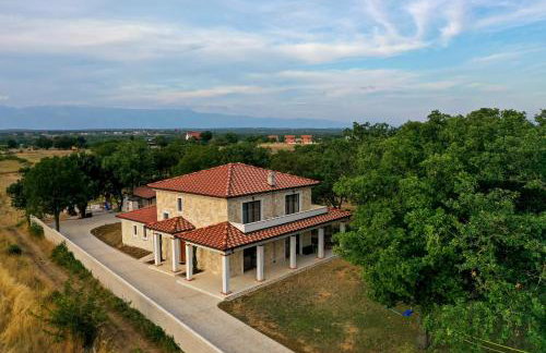 Villa Pietro with a heated Saltwater pool - Photo 12