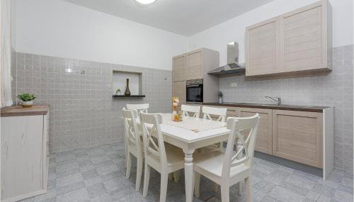 Awesome Home In Zadar With Kitchen - Foto 5