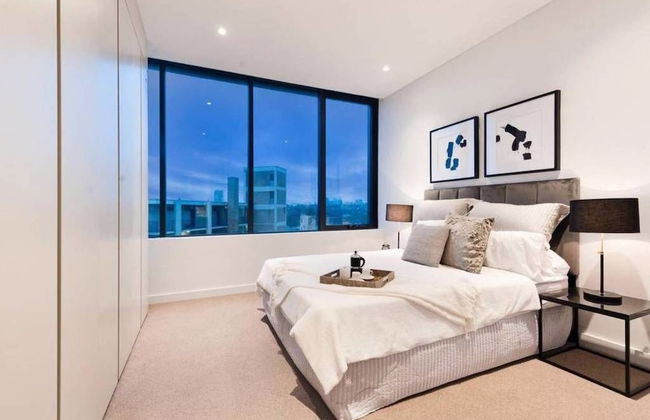 Brand New Lux Water View 3bd with Parking - Foto 2