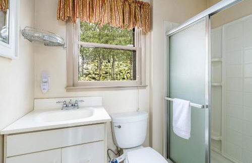 Mountaintop Views, Hot Tub, Deck, Fire Pit & WiFi - Foto 18