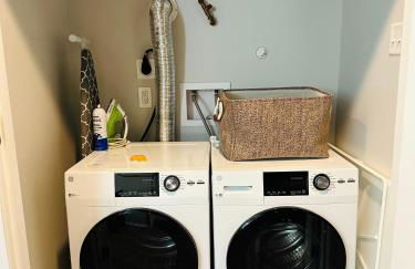 City Oasis Near NRG Stadium, Med Center & Downtown! - Photo 28