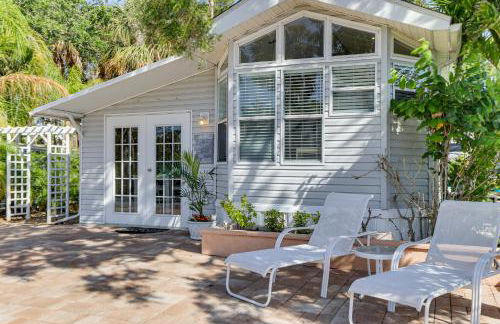 Community Pool and Perks! Nokomis Home 3 Mi to Beach - Foto 1