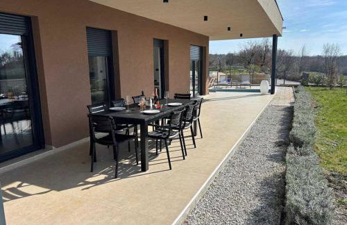 Vila Kumpanija with Pool by Vacay Villas - Foto 11