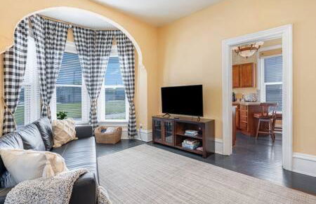 Beautiful downstairs 1bed 1bth charmer- Pet Friendly - Foto 8