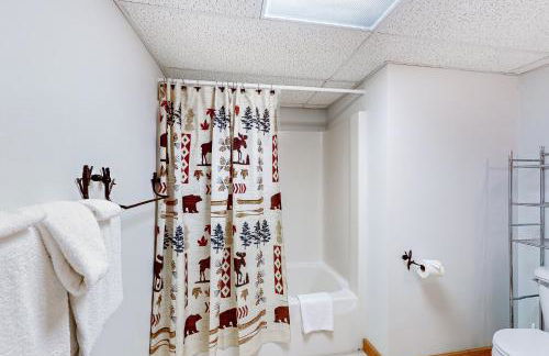 Up The Hill - Photo 27