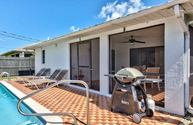 Avanti Vacation Rental, Relaxing 3-BR Retreat with Private Pool Minutes from Vanderbilt Beach and Delnor-Wiggins State Park. Enjoy Southern Exposure, BBQ Area, and Pet-Friendly Comfort - Foto 20