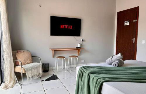 O MELHOR PREÇO - Suíte 5 min do Aeroporto - Photo 9