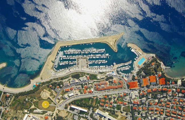 Cozy apt Within Walk Distance to Center and Beach - Photo 38