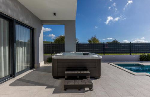 Luxury Villa Diana with heated pool and jacuzzi - Foto 50