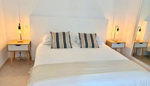 Marbella Beachside Apartment - 1 Min Walk to beach - Photo 5